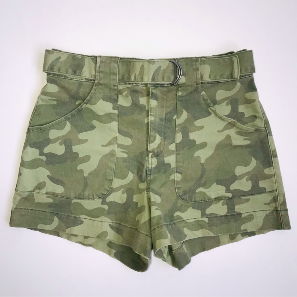 Hollister - Camo Utility Mom Shorts
